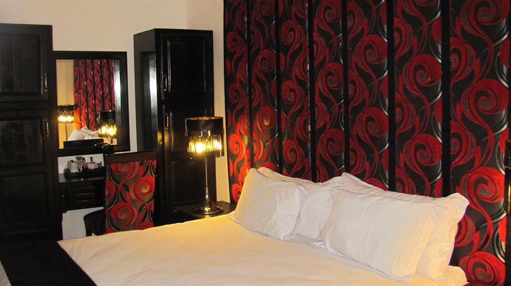 Ivory Tusk Lodge Tzaneen Bagian luar foto